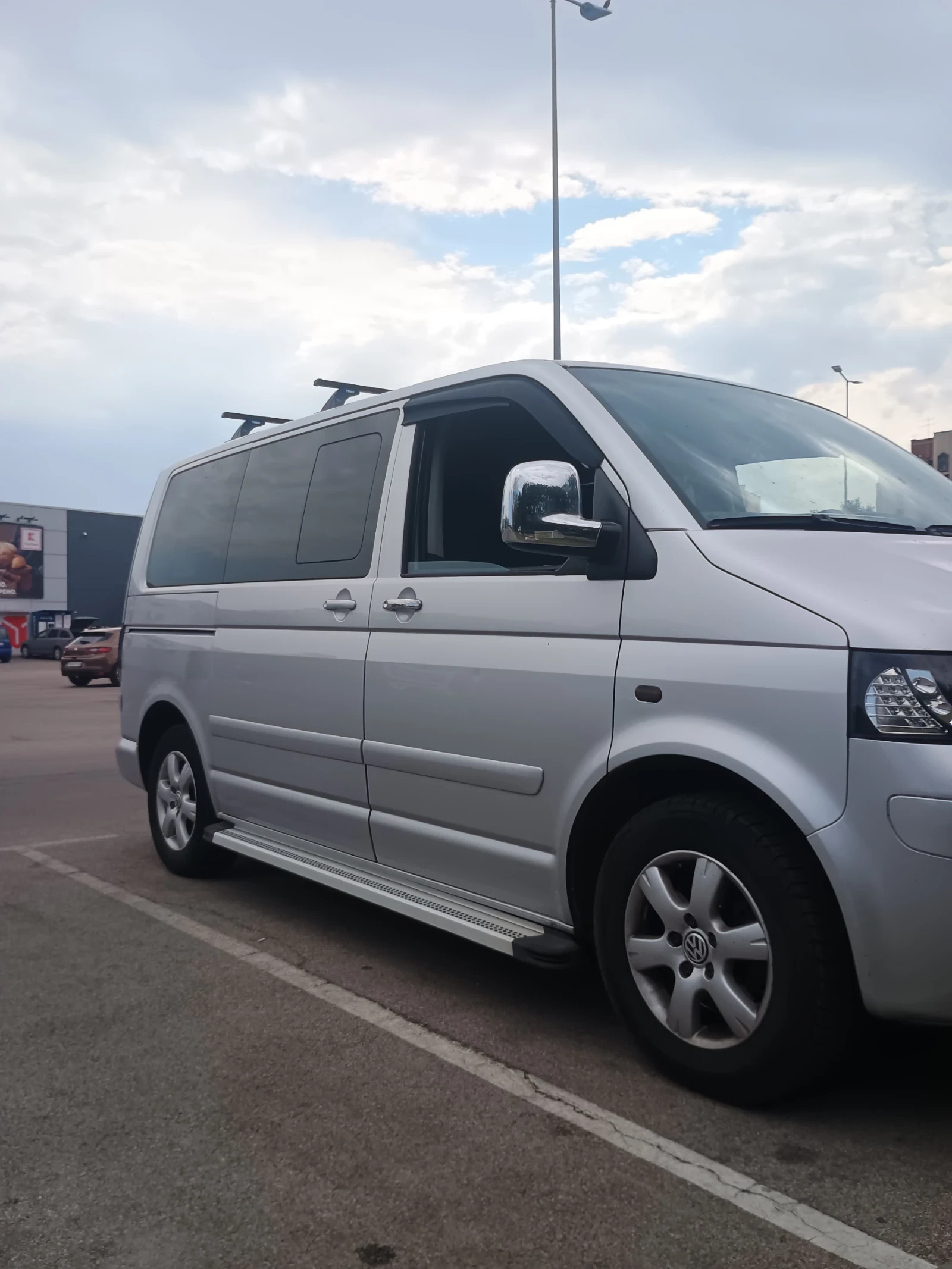 VW Multivan T5, снимка 2 - Автомобили и джипове - 56041685