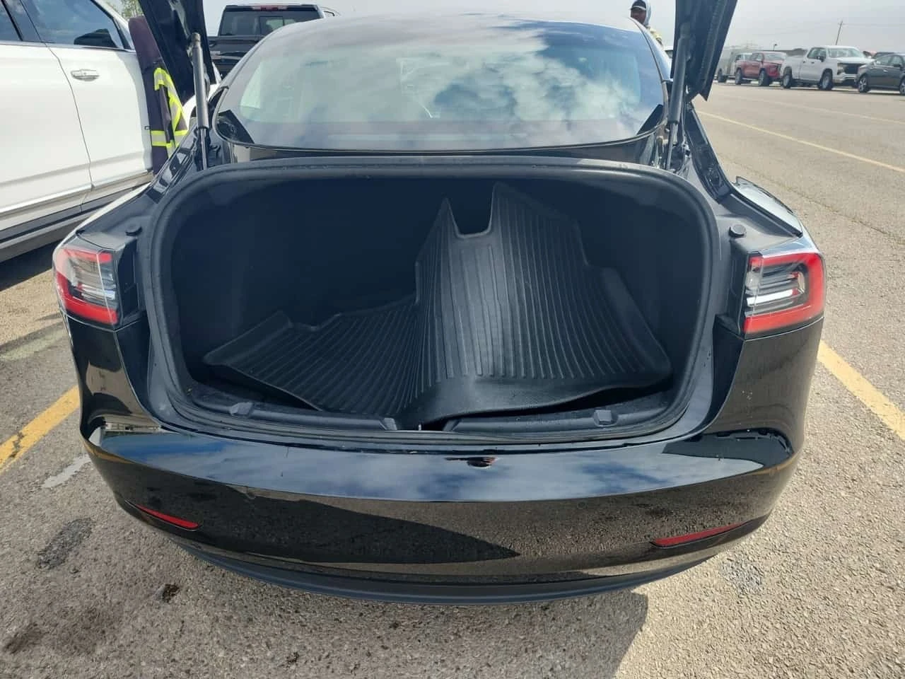 Tesla Model 3 / ОТ ПРЕДСТАВИТЕЛСТВО НА ТЕСЛА / ЦЕНА ДО БЪЛГАРИЯ, снимка 6 - Автомобили и джипове - 56178853