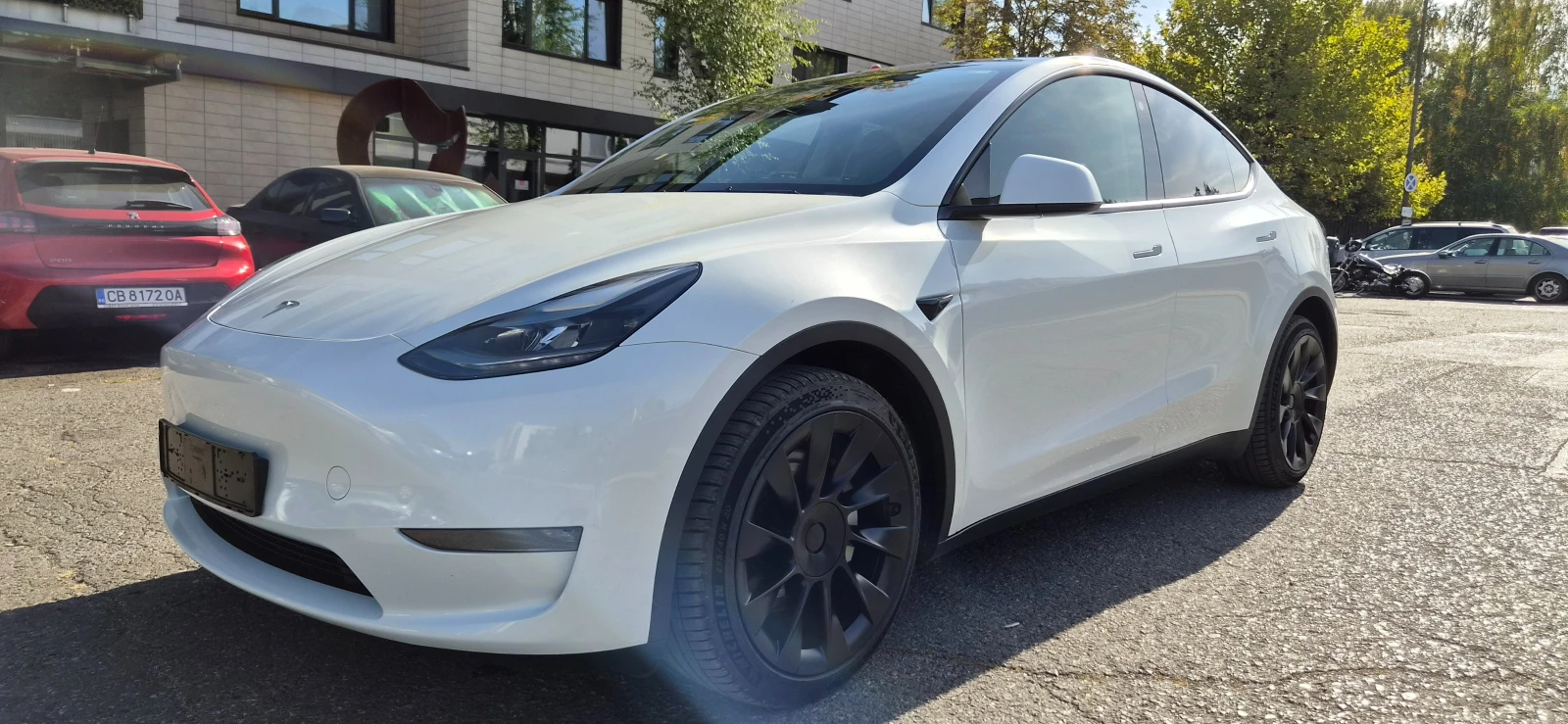 Tesla Model Y 4x4 Long Range Dual Motor AWD