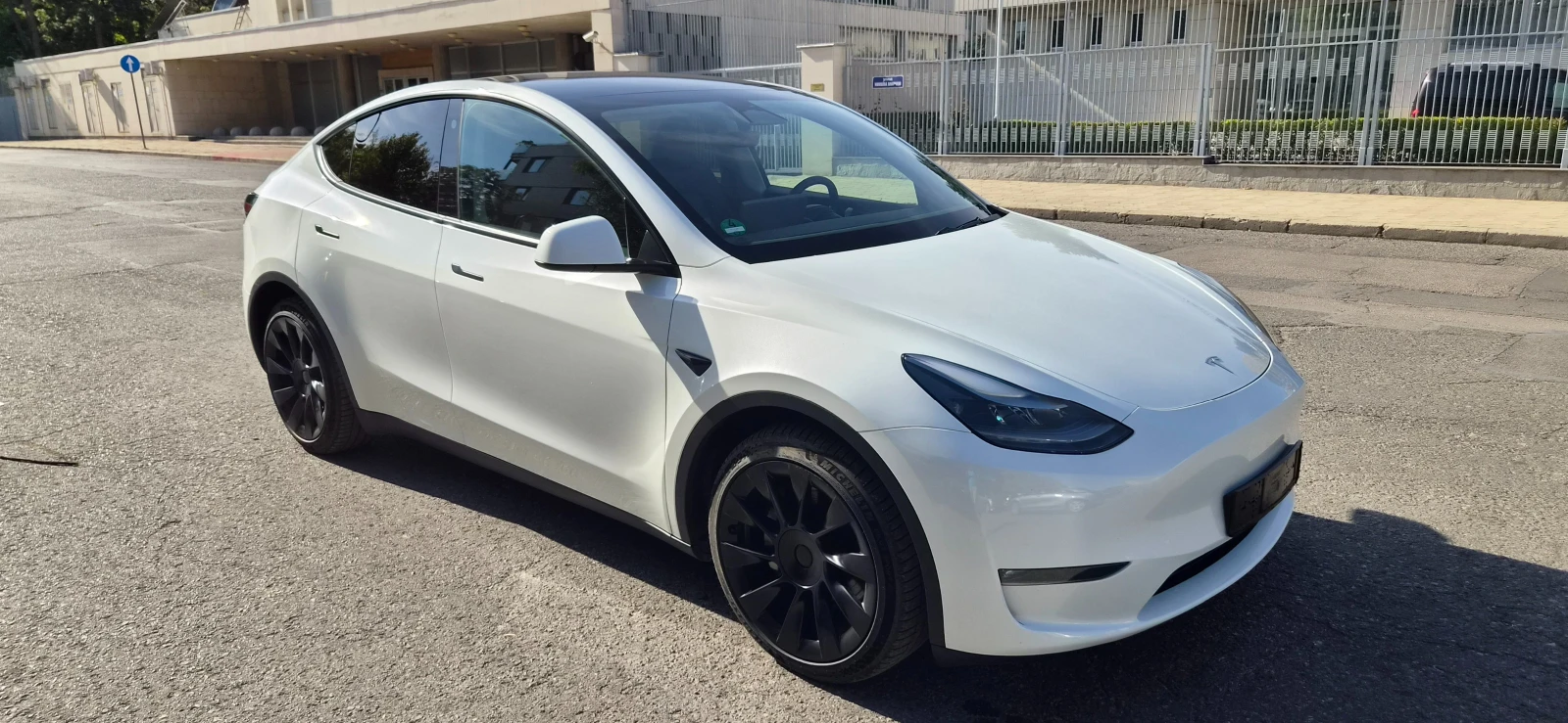 Tesla Model Y 4x4 Long Range Dual Motor AWD, снимка 9 - Автомобили и джипове - 56414636