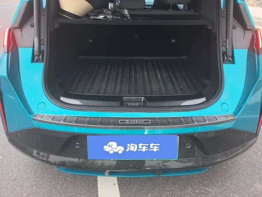 Zeekr X RWD ME Edition 5-seater* 360 КАМЕРИ* КРАЙНА ЦЕНА, снимка 3 - Автомобили и джипове - 56643013