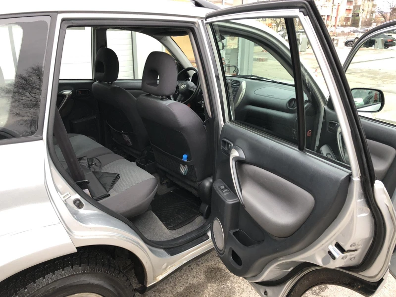 Toyota Rav4, снимка 10 - Автомобили и джипове - 49157078