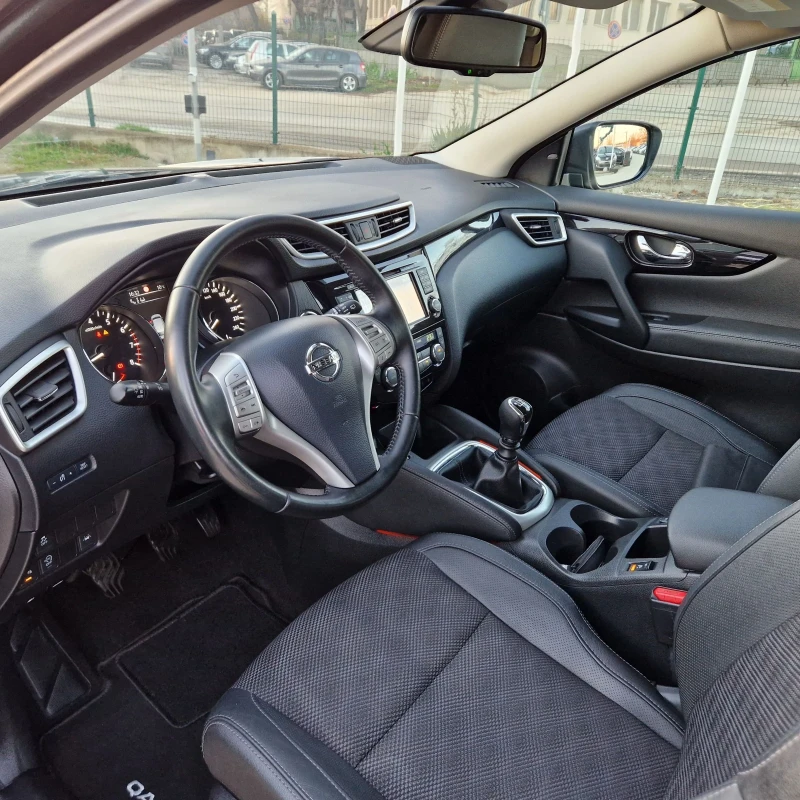 Nissan Qashqai 1.6 163к.с.НАВИ/КАМЕРА360/ПАНОРАМА/КОЖА/ШВЕЙЦАРИЯ , снимка 9 - Автомобили и джипове - 52733954
