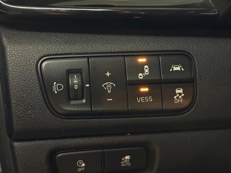 Kia Niro 64kWh SOH100% ExecutiveLine, снимка 8 - Автомобили и джипове - 53156501