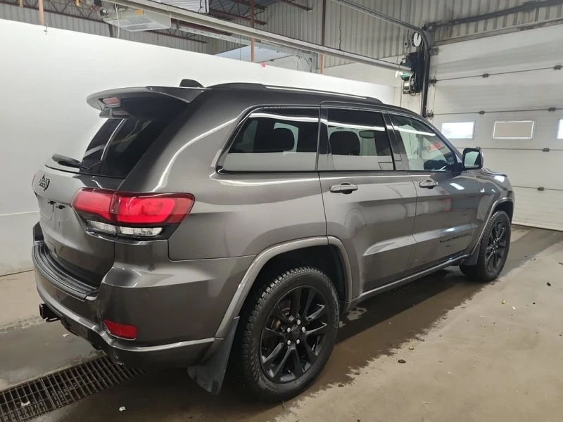 Jeep Grand cherokee ALTITUDE * CARFAX * ШИБИДАХ, снимка 4 - Автомобили и джипове - 53244188