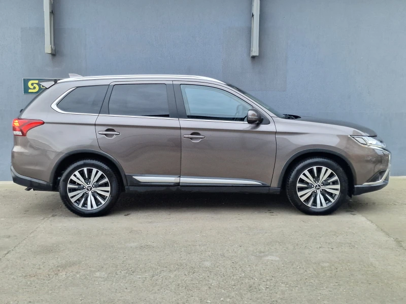 Mitsubishi Outlander 2.0 Автоматик от България, снимка 9 - Автомобили и джипове - 53326161