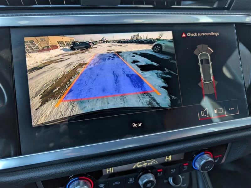 Audi Q3 Quattro* АвтоКредит* (ЦЕНА ДО БГ), снимка 13 - Автомобили и джипове - 53403951