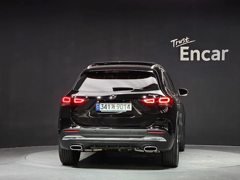 Mercedes-Benz GLA 250 Mercedes-Benz GLA 45 AMG 4matic Висок клас оборудв, снимка 4 - Автомобили и джипове - 55751657