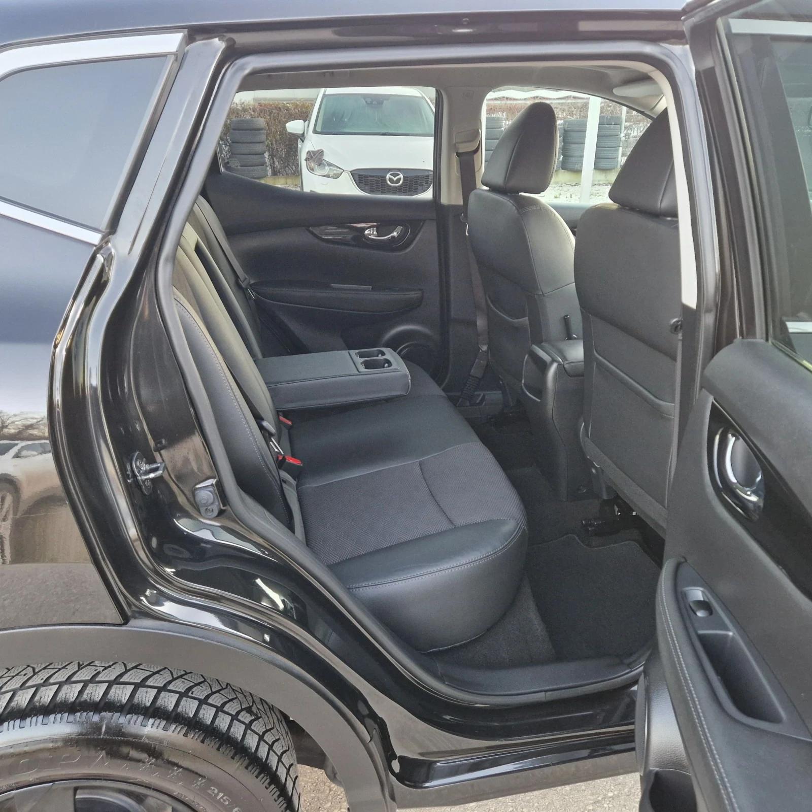 Nissan Qashqai 1.6 163к.с.НАВИ/КАМЕРА360/ПАНОРАМА/КОЖА/ШВЕЙЦАРИЯ  - изображение 10