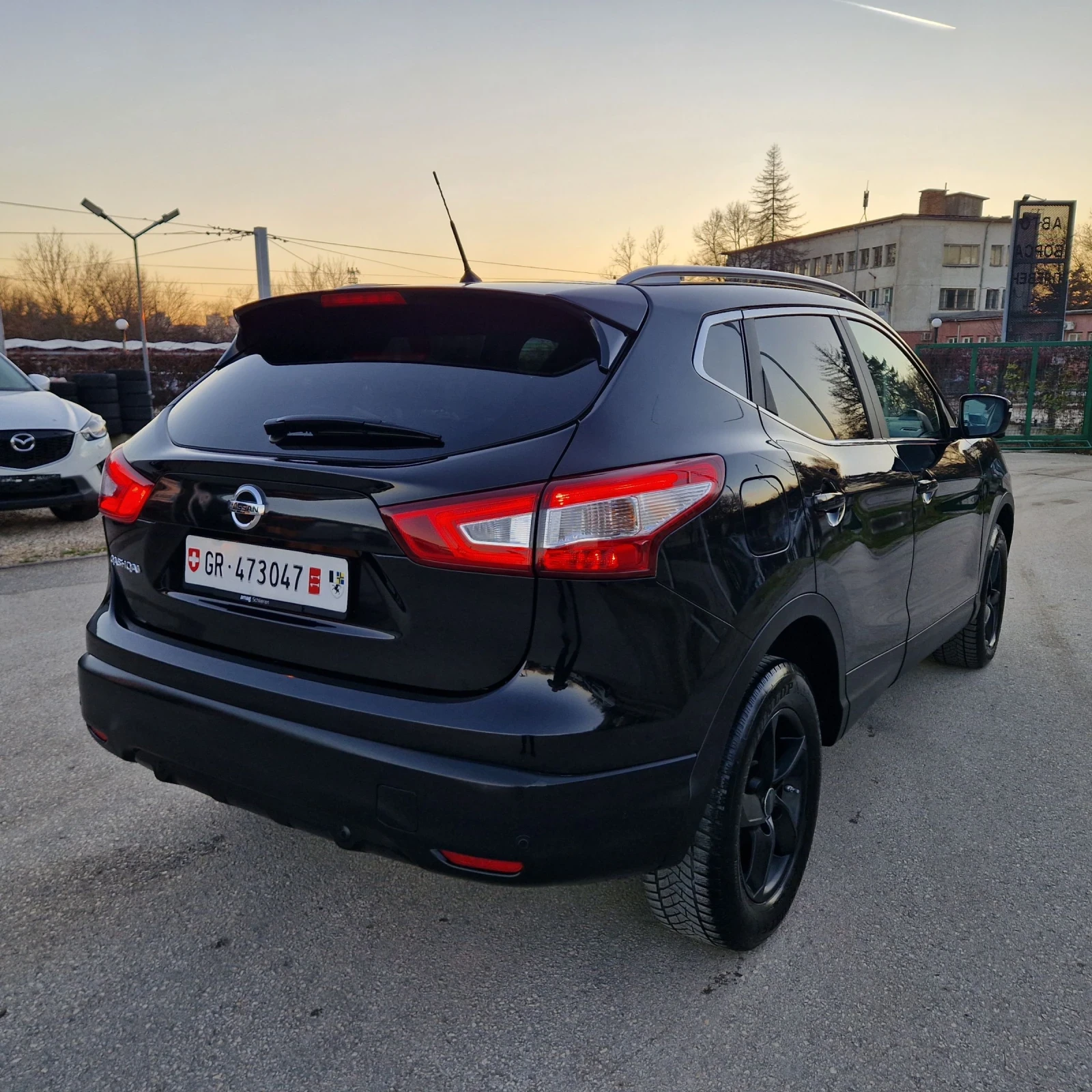 Nissan Qashqai 1.6 163к.с.НАВИ/КАМЕРА360/ПАНОРАМА/КОЖА/ШВЕЙЦАРИЯ  - изображение 6