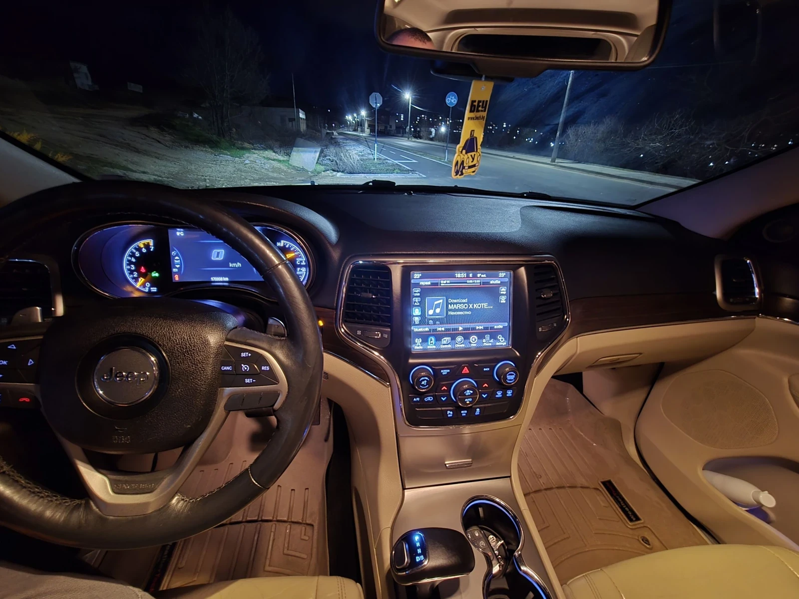 Jeep Grand cherokee 5.7, снимка 11 - Автомобили и джипове - 53814748