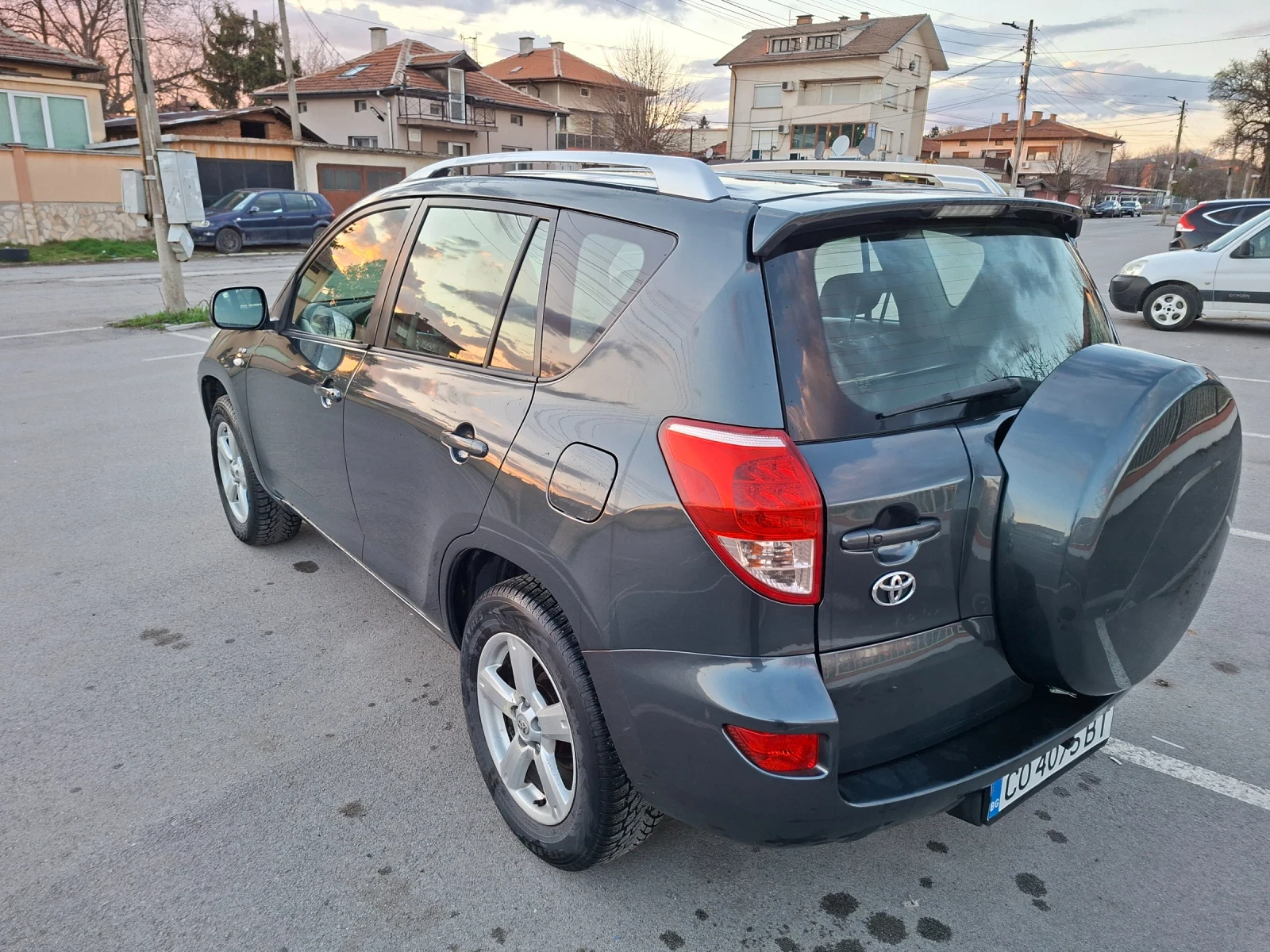 Toyota Rav4, снимка 6 - Автомобили и джипове - 54101613