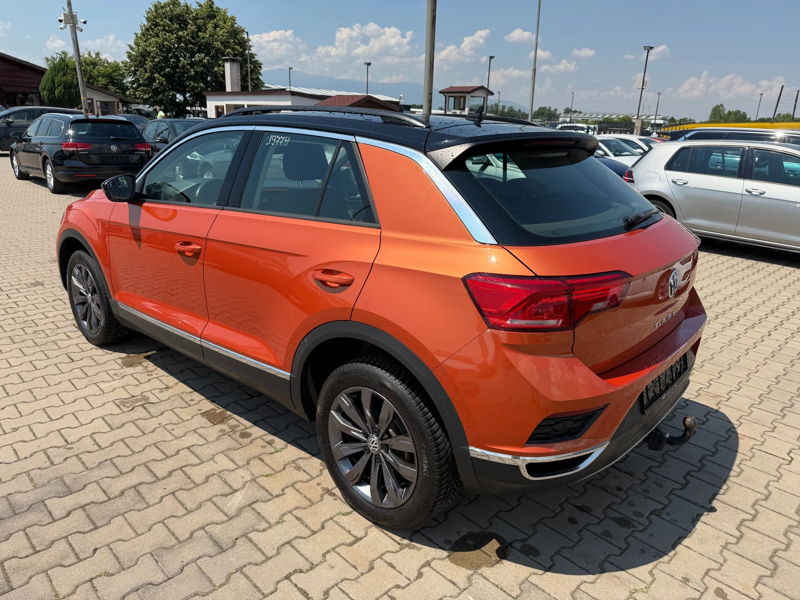 VW T-Roc 1.6TDI NAVI EURO 6, снимка 8 - Автомобили и джипове - 55059333