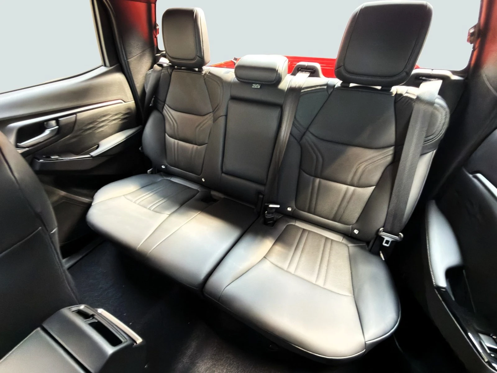 Isuzu D-max 2.2 Diesel 4x4 GRAVITY Лизинг Гаранция до 08.2036 , снимка 12 - Автомобили и джипове - 55939150