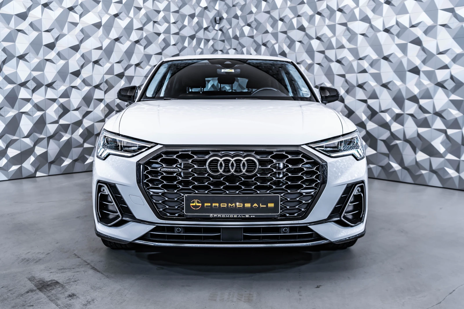 Audi Q3 Sportback 40 TDI Quattro* Matrix* Keyless* Camera, снимка 2 - Автомобили и джипове - 56214698