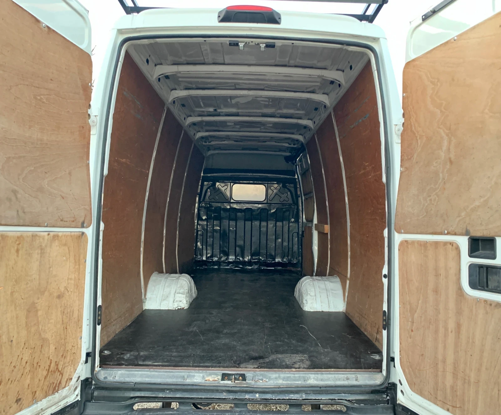 Iveco Daily 197км* MAXI XXL 4.70* КЛИМА* БАГАЖНИК* СЕРВИЗНА КН, снимка 6 - Бусове и автобуси - 53825701