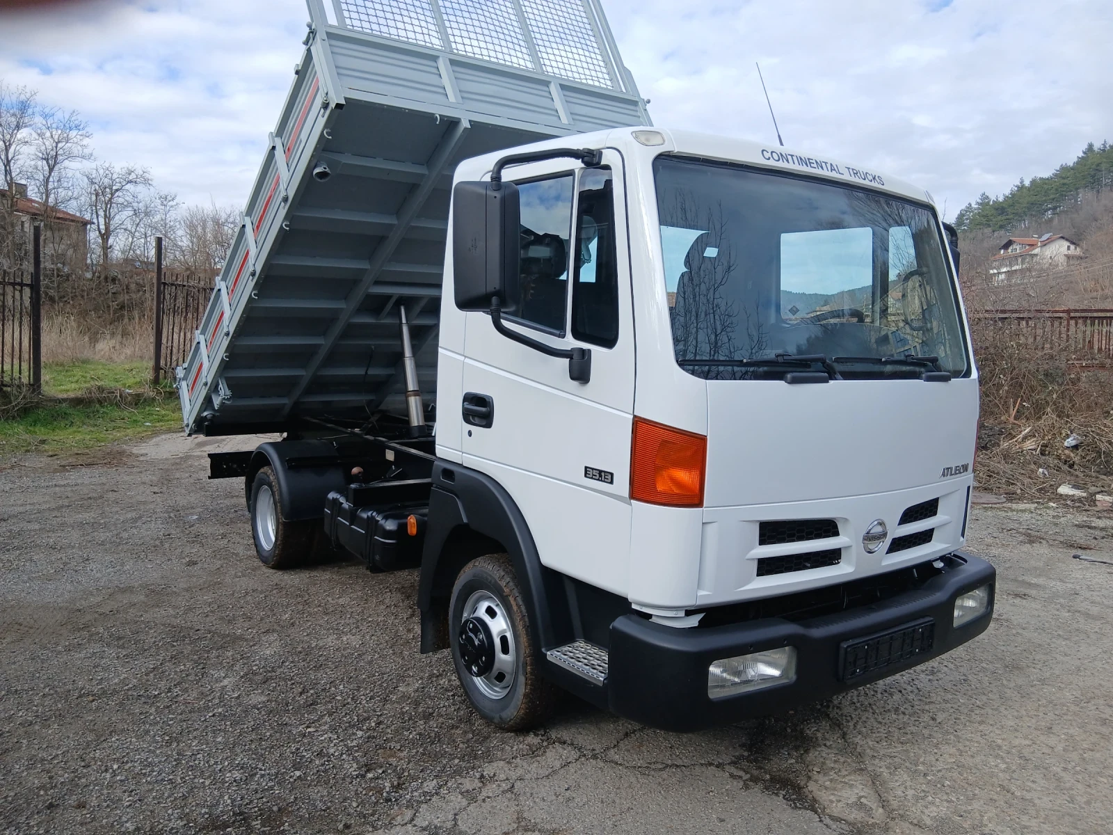 Nissan Atleon 3, 0тди, снимка 1