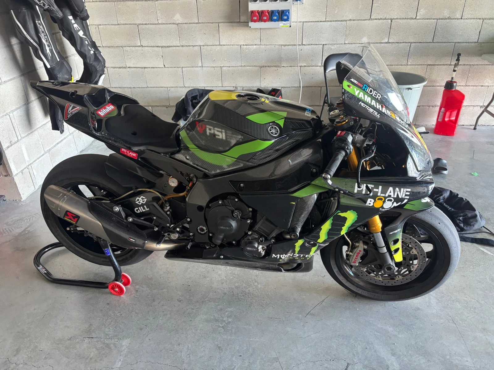 Yamaha YZF-R1