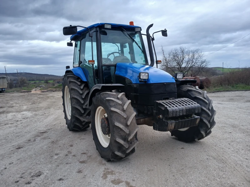 Трактор New Holland TL100