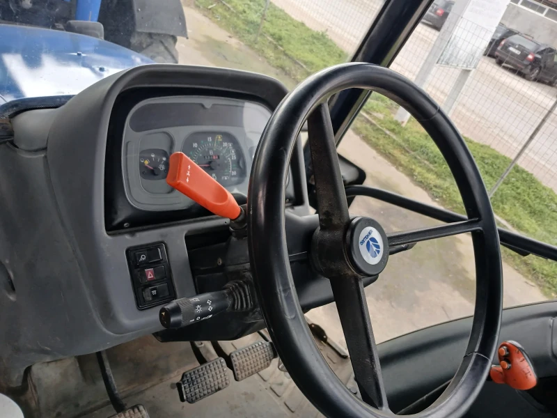 Трактор New Holland TL100, снимка 6 - Селскостопанска техника - 53569158