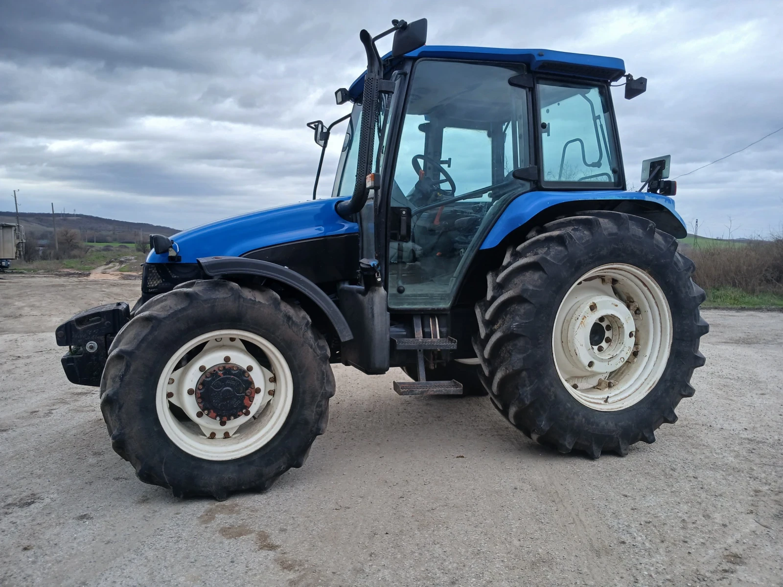 Трактор New Holland TL100 - изображение 3