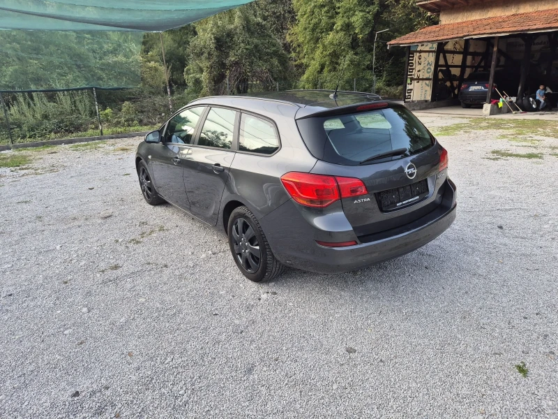 Opel Astra 1.7 дизел, снимка 4 - Автомобили и джипове - 47333332