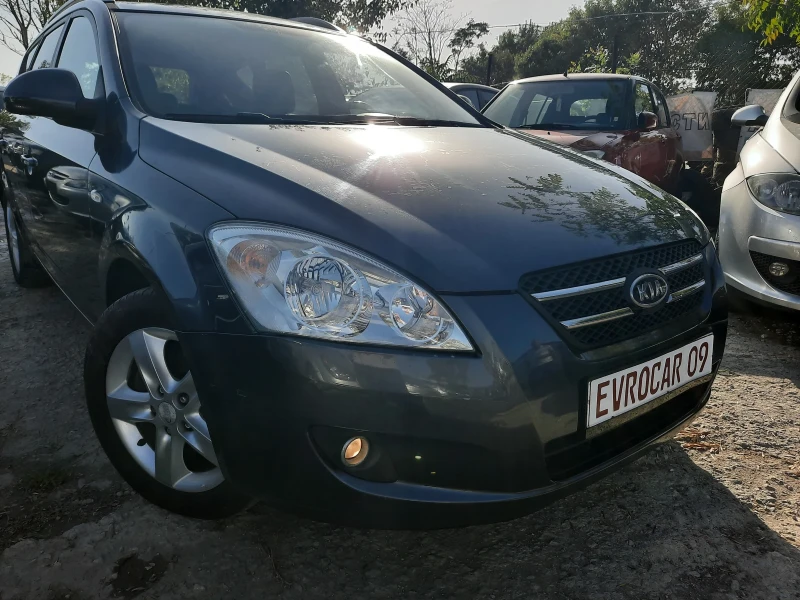 Kia Ceed 1.6i КЛИМАТРОНИК, снимка 2 - Автомобили и джипове - 47441714