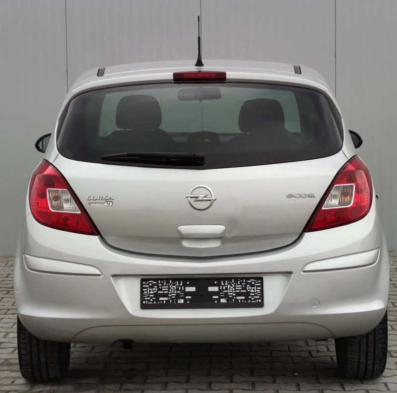 Opel Astra 1.2i* Facelift* , снимка 4 - Автомобили и джипове - 48169562