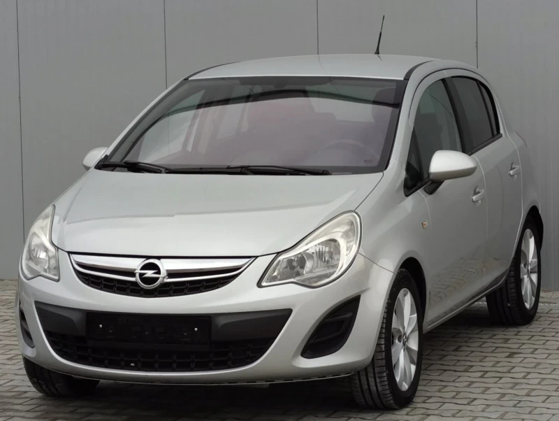 Opel Astra 1.2i* Facelift* , снимка 7 - Автомобили и джипове - 48169562