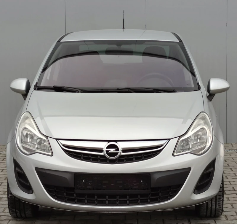 Opel Astra 1.2i* Facelift* , снимка 8 - Автомобили и джипове - 48169562