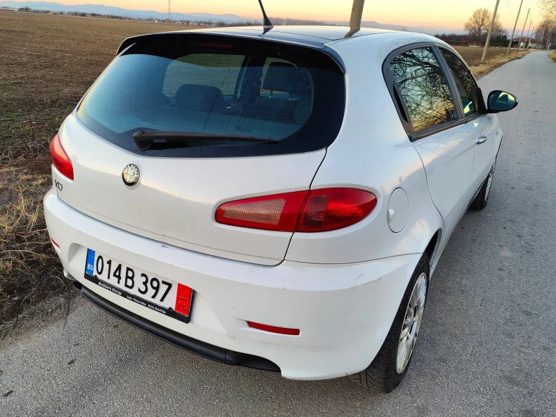 Alfa Romeo 147 1.6 105k.c., снимка 8 - Автомобили и джипове - 48409236