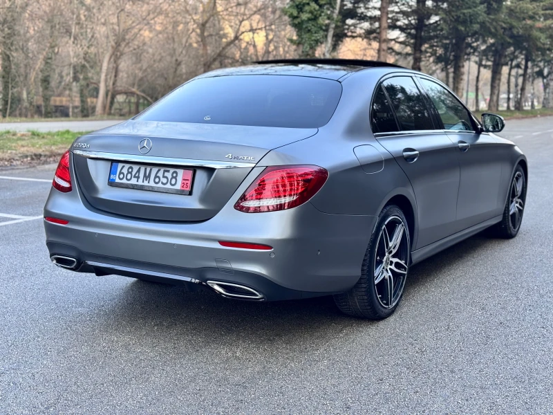 Mercedes-Benz E 220 * 4MATIC* PANO* DIST* BURMASTER* 9G* AMG-LINE* FUL, снимка 4 - Автомобили и джипове - 48914992