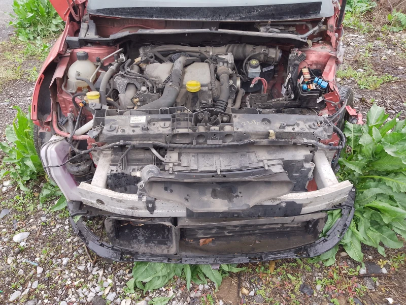 Renault Clio 1.5dci K9KC, снимка 14 - Автомобили и джипове - 49741171