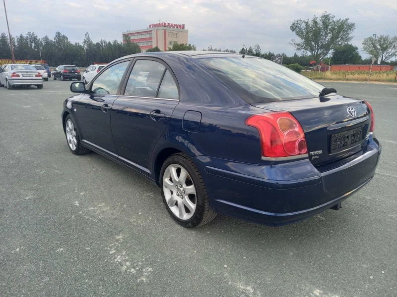 Toyota Avensis 2.0, снимка 4 - Автомобили и джипове - 50994601
