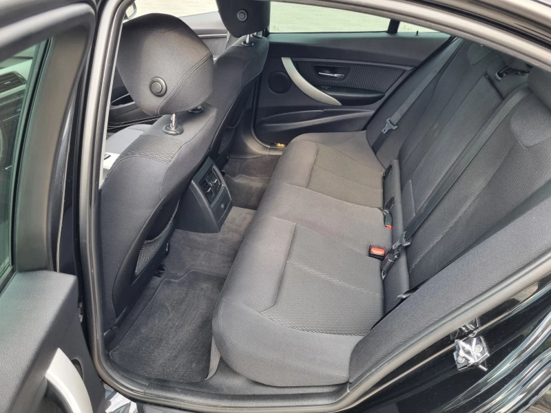 BMW 320 СЕДАН-АВТОМАТИК-СМЕНЕНИ ВЕРИГИ !!!, снимка 10 - Автомобили и джипове - 51406906