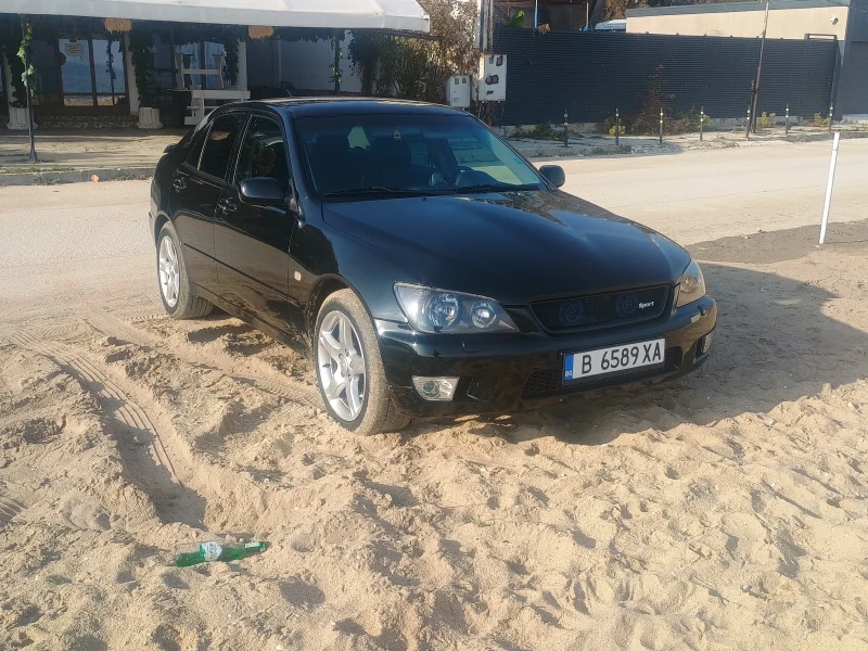 Lexus IS 200 Sport, снимка 2 - Автомобили и джипове - 52437938