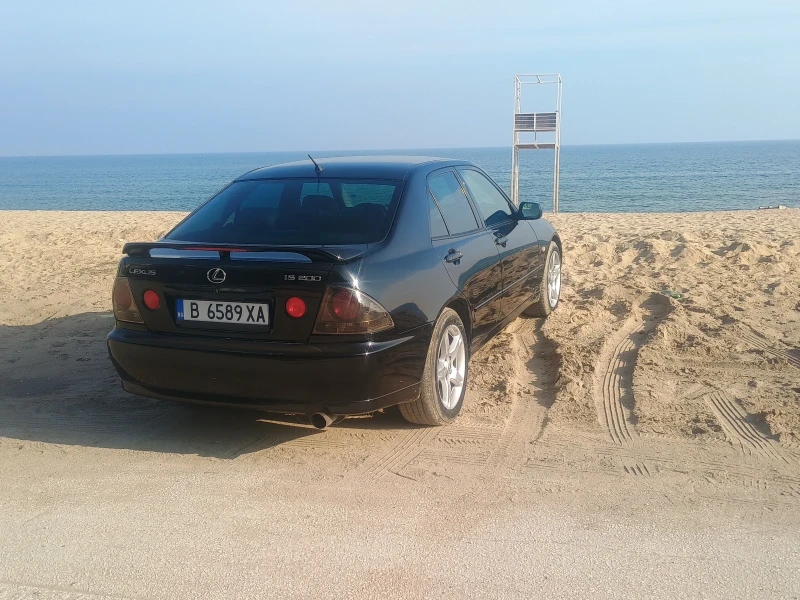 Lexus IS 200 Sport, снимка 5 - Автомобили и джипове - 52437938