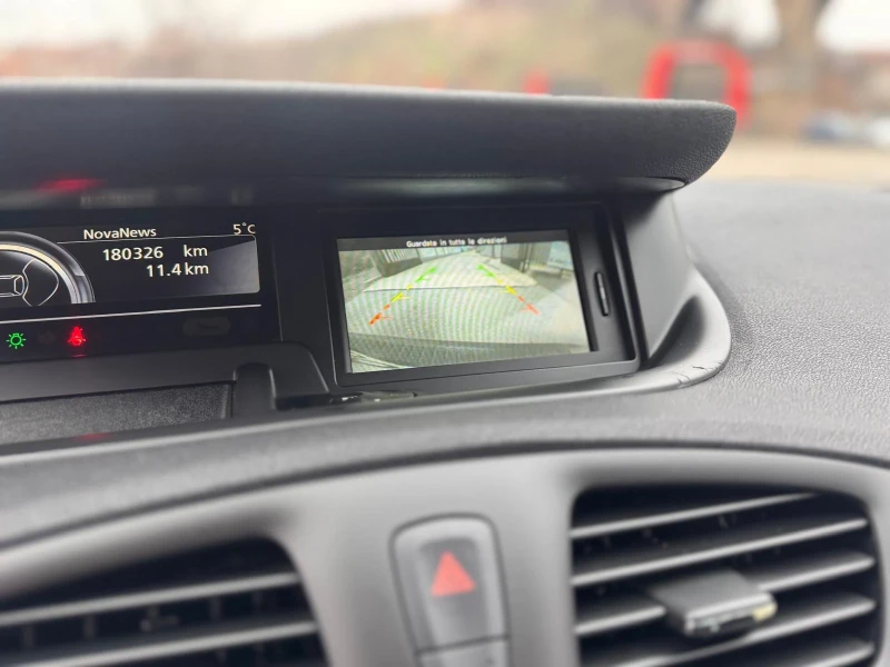 Renault Scenic 1.5 dCi Euro 6, снимка 13 - Автомобили и джипове - 52788765