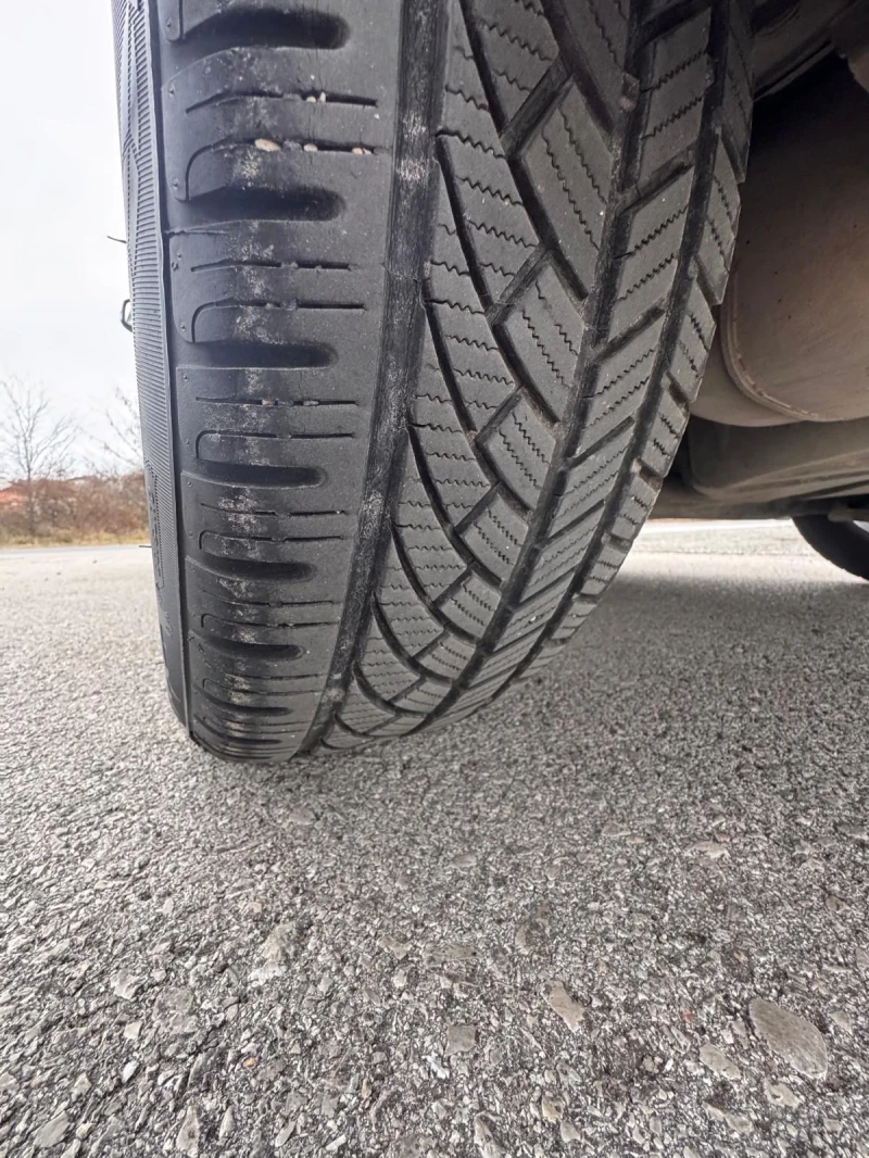 Renault Scenic 1.5 dCi Euro 6, снимка 17 - Автомобили и джипове - 52788765