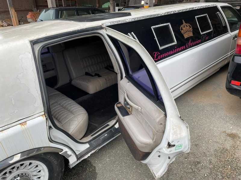 Lincoln Town car, снимка 8 - Автомобили и джипове - 53098572