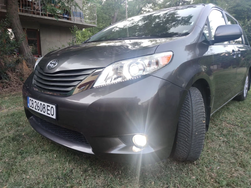 Toyota Sienna 3.5iAWD, снимка 3 - Автомобили и джипове - 53200998