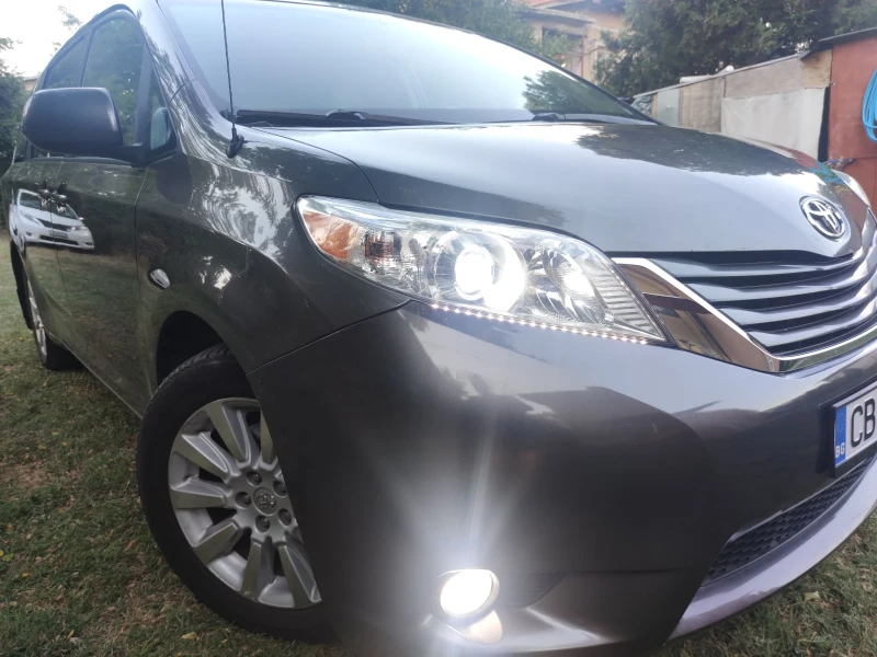 Toyota Sienna 3.5iAWD, снимка 2 - Автомобили и джипове - 53200998