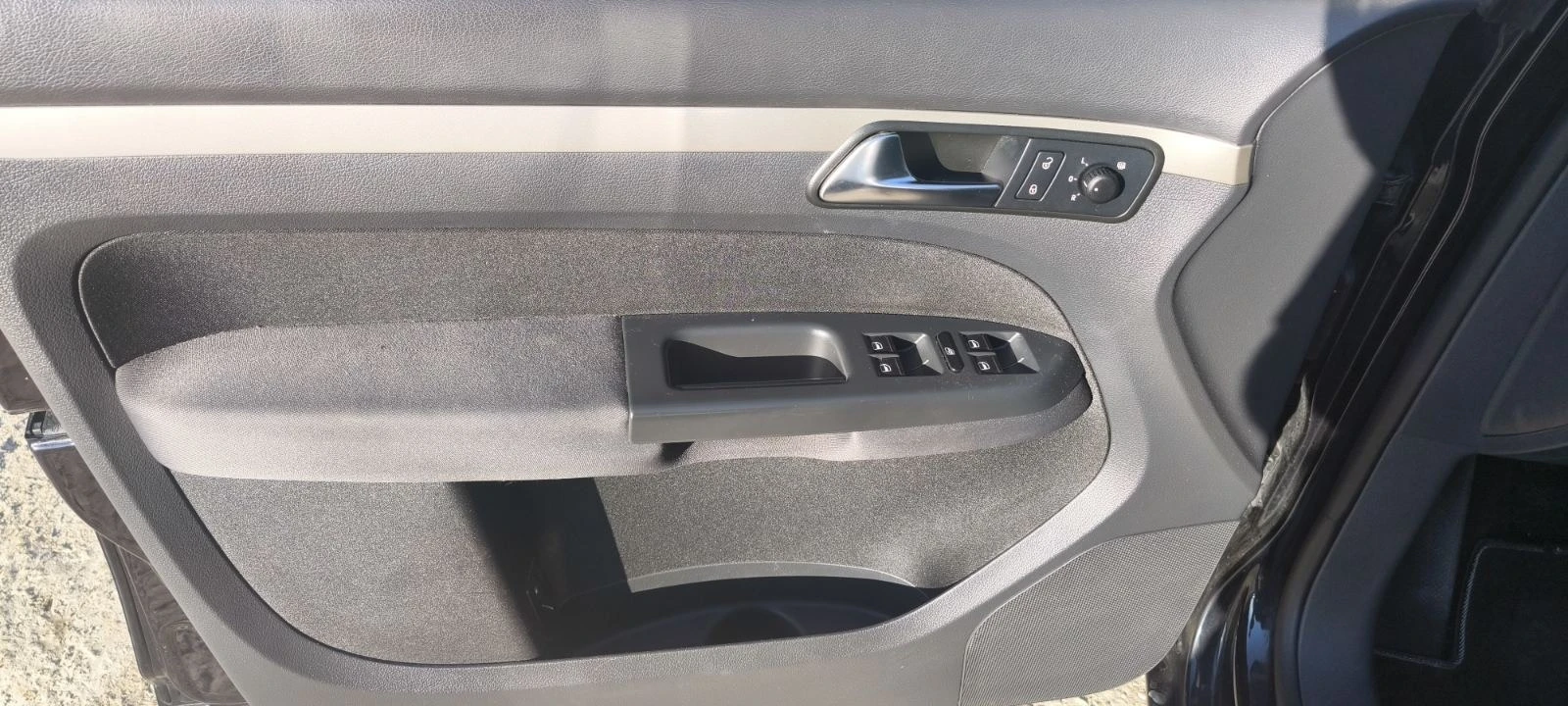 VW Touran 1.9 TDI 105 к.с | Mobile.bg — изображение 14