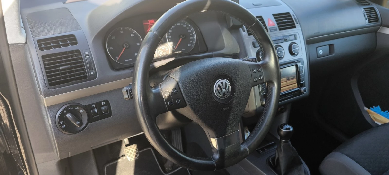 VW Touran 1.9 TDI 105 к.с - изображение 9