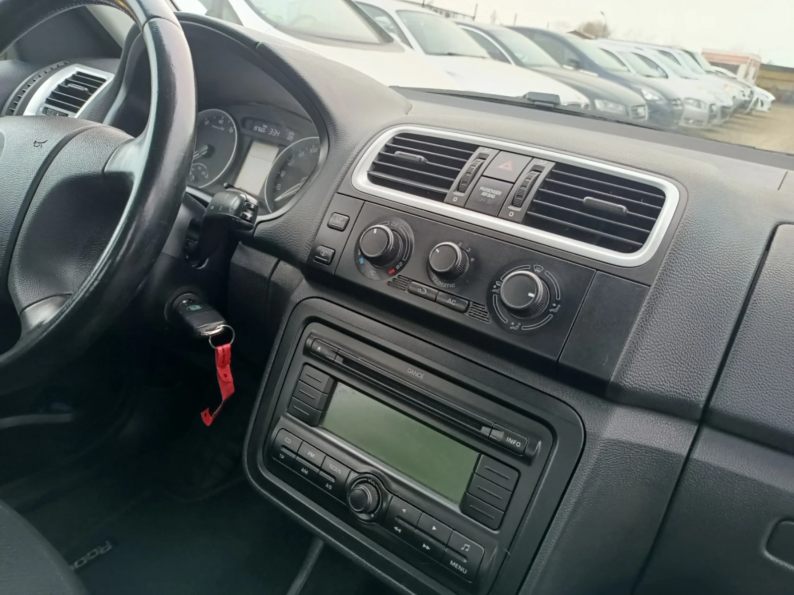 Skoda Roomster 1, 4i Бенз/газ - изображение 10