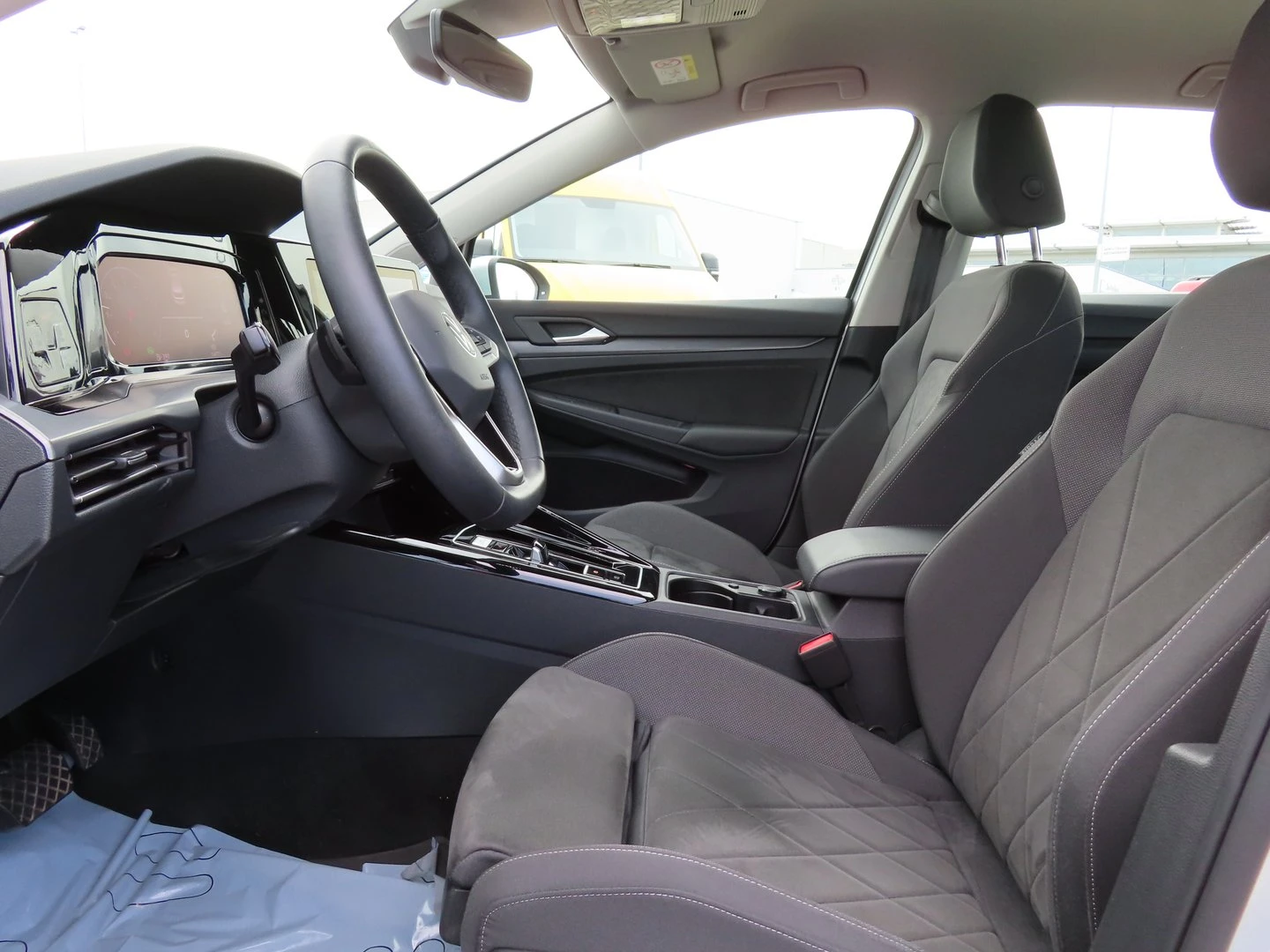 VW Golf 8 Style 1.5 eTSI OPF DSG - изображение 5