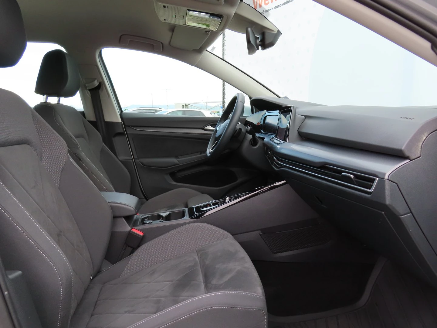 VW Golf 8 Style 1.5 eTSI OPF DSG - изображение 7