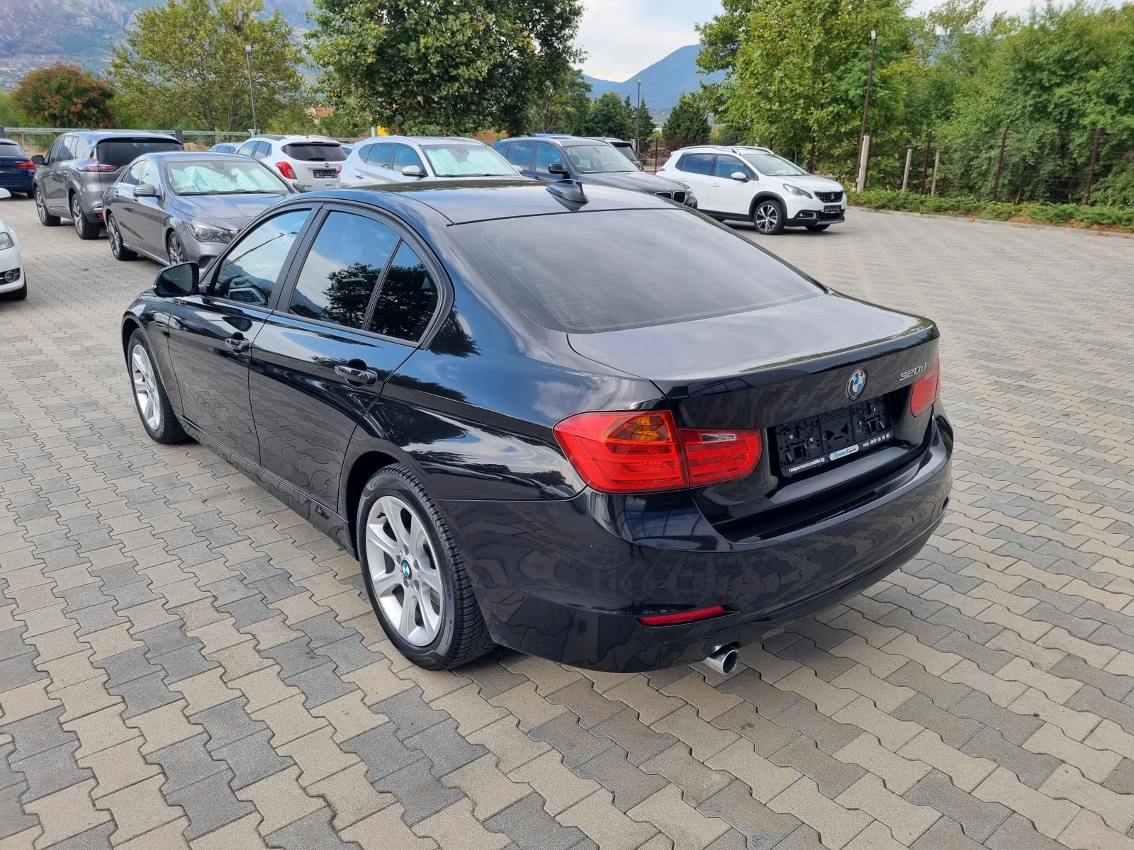 BMW 320 СЕДАН-АВТОМАТИК-СМЕНЕНИ ВЕРИГИ !!! - изображение 4
