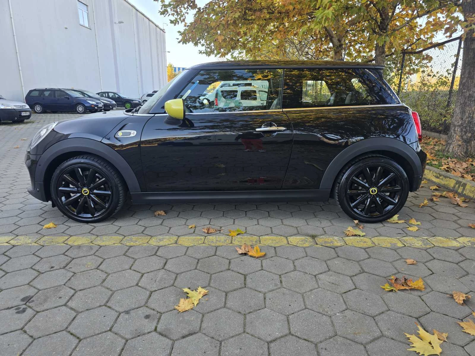 Mini Cooper SE XL - изображение 4
