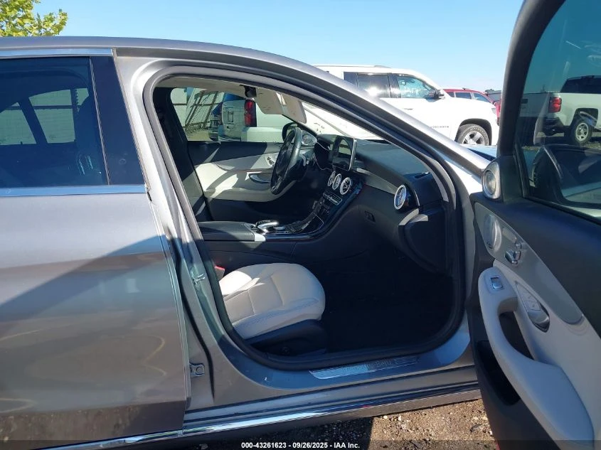 Mercedes-Benz C 300 4MATIC* Burmester* * *  | Mobile.bg   7